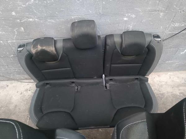 INTÉRIEUR SIÈGES RENAULT - Vue 2